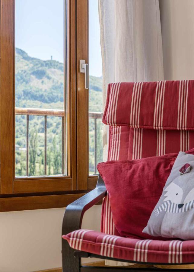 El Balcon Familiar Del Pacino Apartment Sallent De Gallego Exterior photo